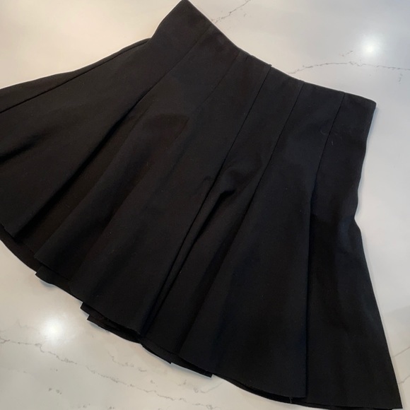 ASTR THE LABEL black pleated skirt - Picture 3 of 3